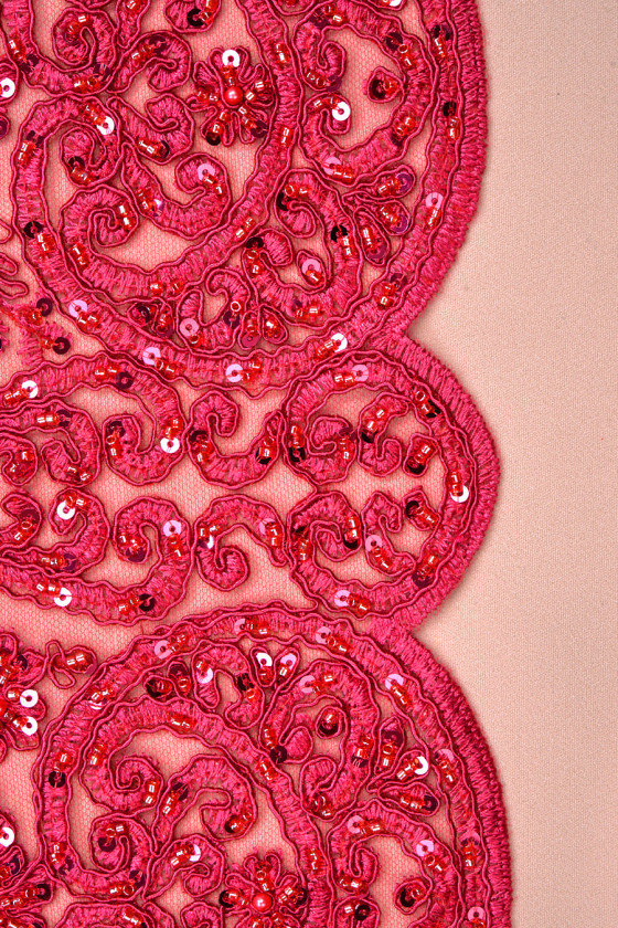 Raspberry COUPON beaded lace 150cm