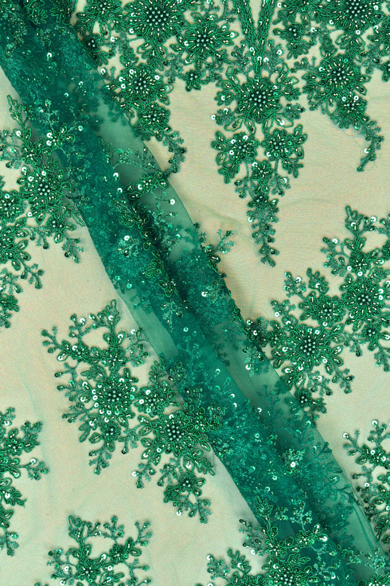 Koronka z koralikami zielona