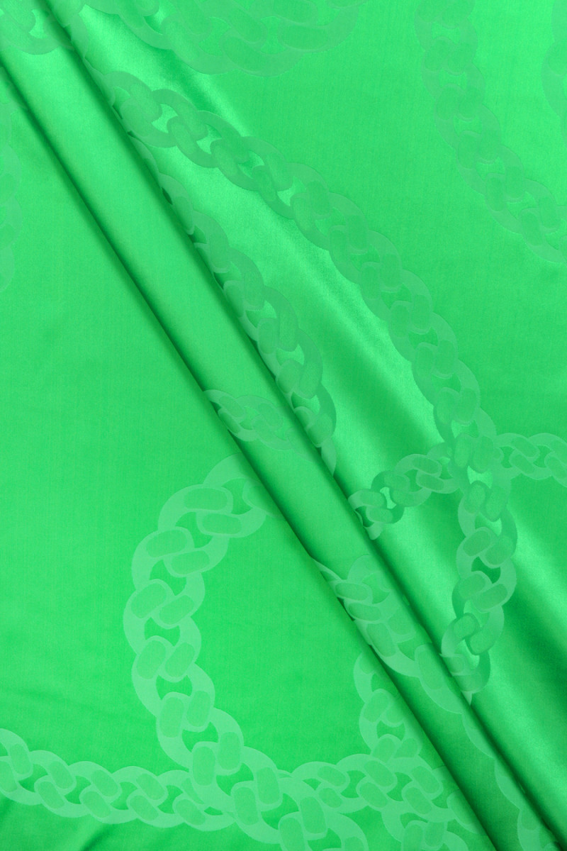 Silk-viscose satin with chains green