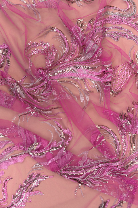 Tul con abalorios y lentejuelas rosa