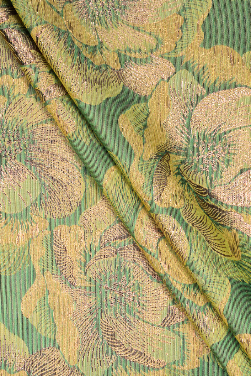 Jacquard with large flowers