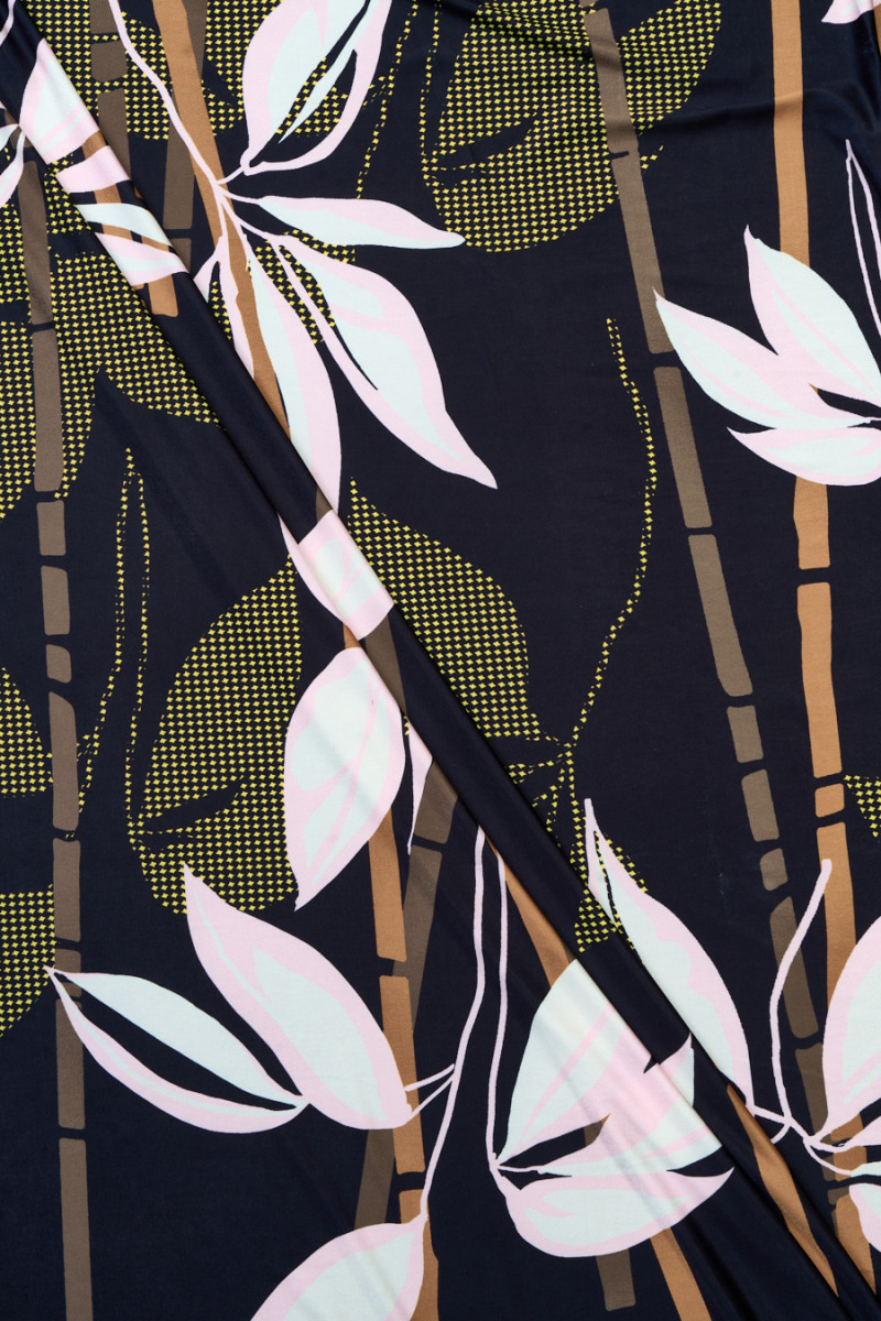 Tissu tricoté avec des tiges de bambou