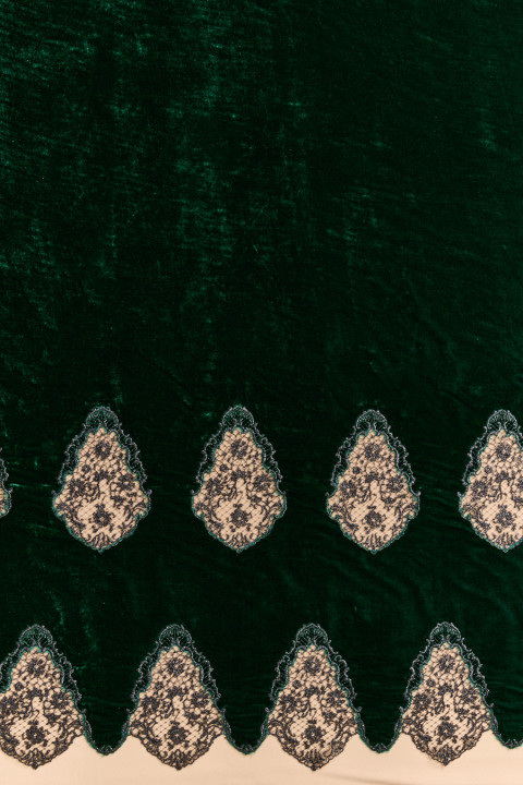 Exclusive velour with lace