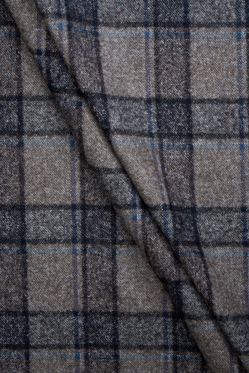 Alpaca wool in a check brown-navy blue