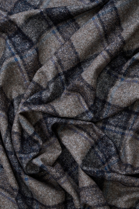 Alpaca wool in a check brown-navy blue
