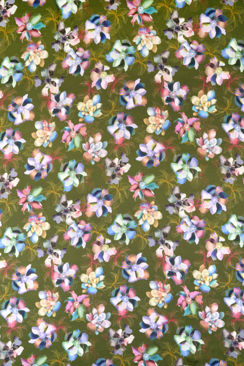 Viskose-Satin mit bunten Blumen