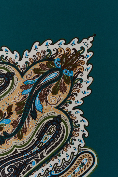 Cupón de crepé de seda con estampado oriental