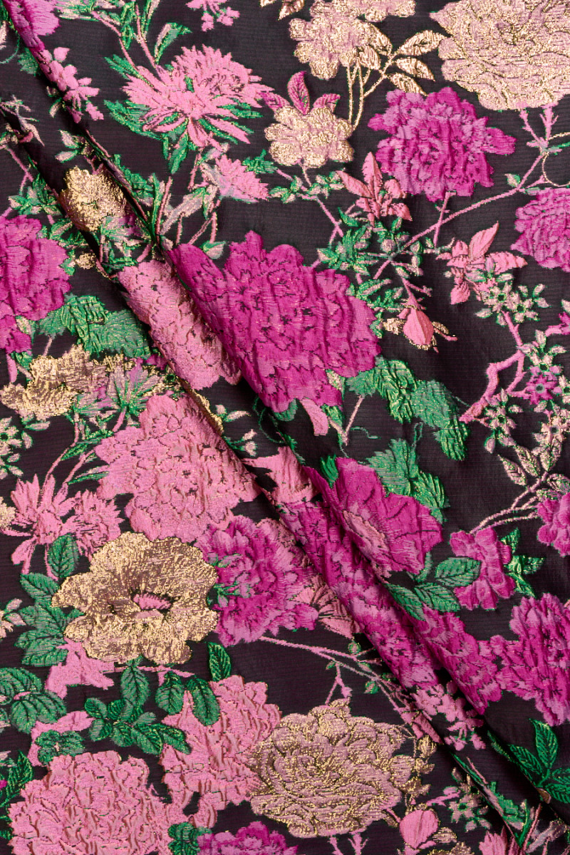 Jacquard with pink flowers