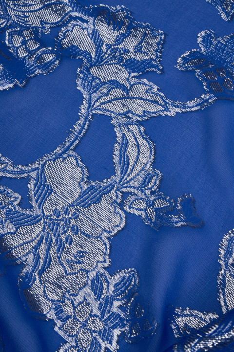 Georgette aus Seide mit silbernen Blumen