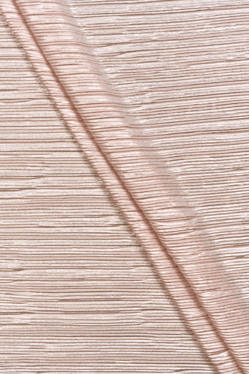 Pleated fabric powder pink