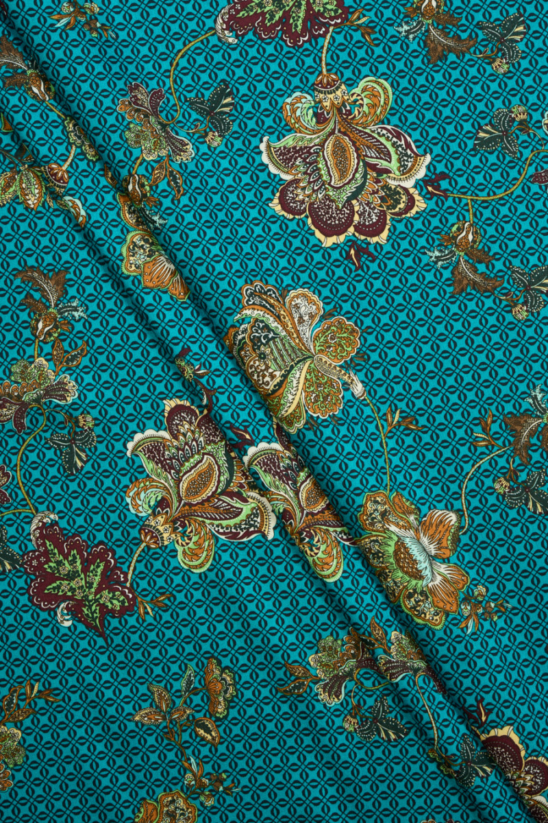 Viscose with oriental flowers