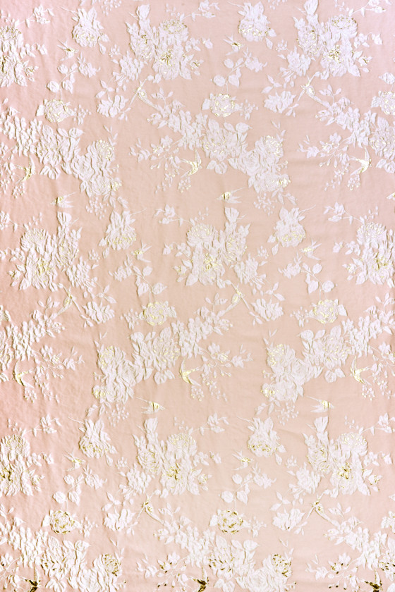 Jacquard with cream roses