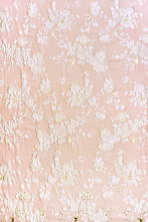 Jacquard with cream roses