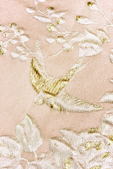 Jacquard with cream roses