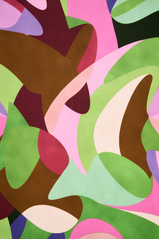 Tessuto a maglia di viscosa con geometrie colorate