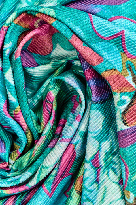 Polyester-Blumengestrick