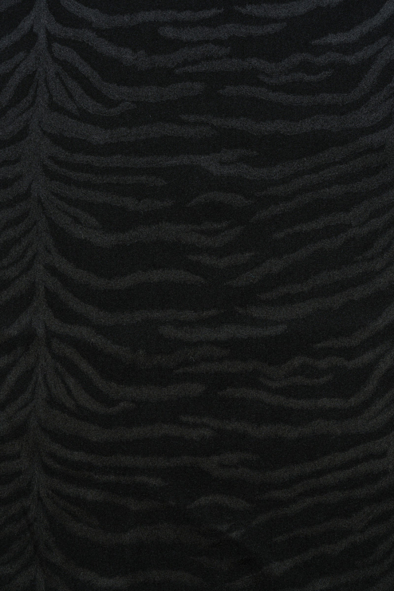 Stoff aus schwarzer Tigerseide COUPON 160 cm