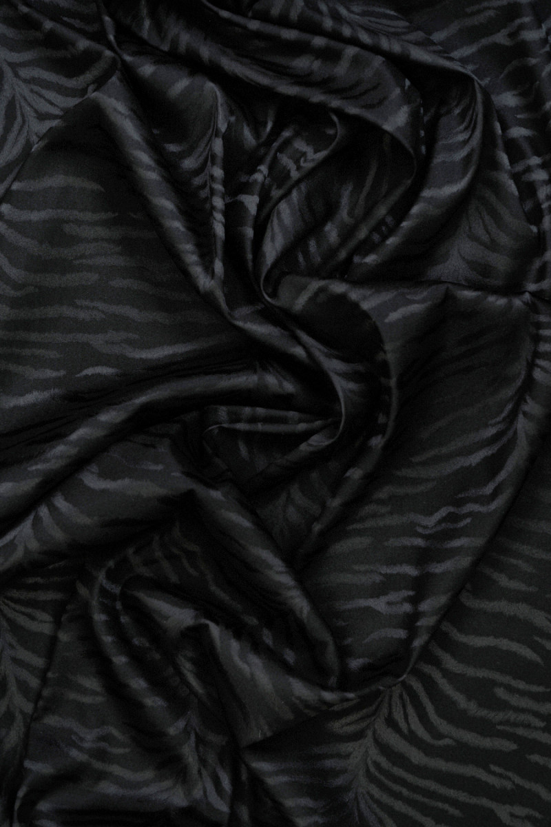 Black Tiger KUPON siidkangas 160 cm