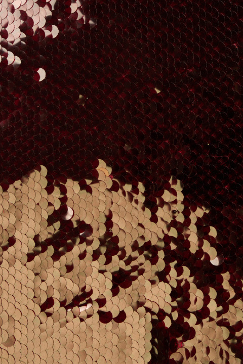 Burgundy shiny sequins COUPON 165 cm