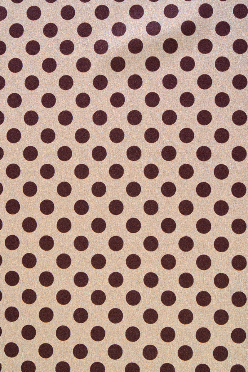 Satyna jedwabna beżowa w brązowe groszki