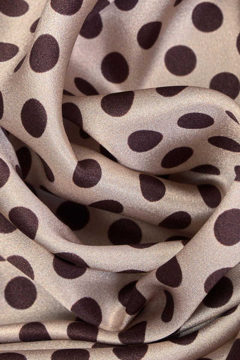 Satyna jedwabna beżowa w brązowe groszki