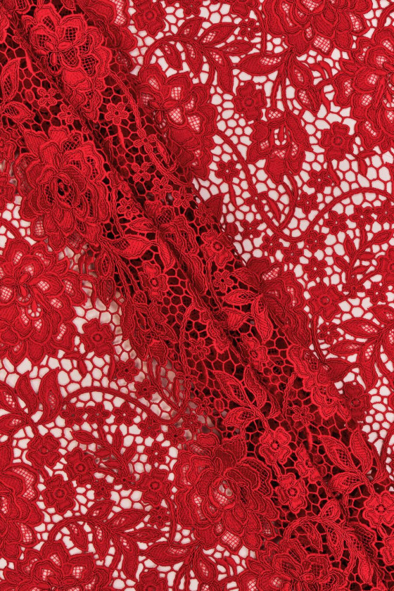 Roter Guipure mit Rosen...