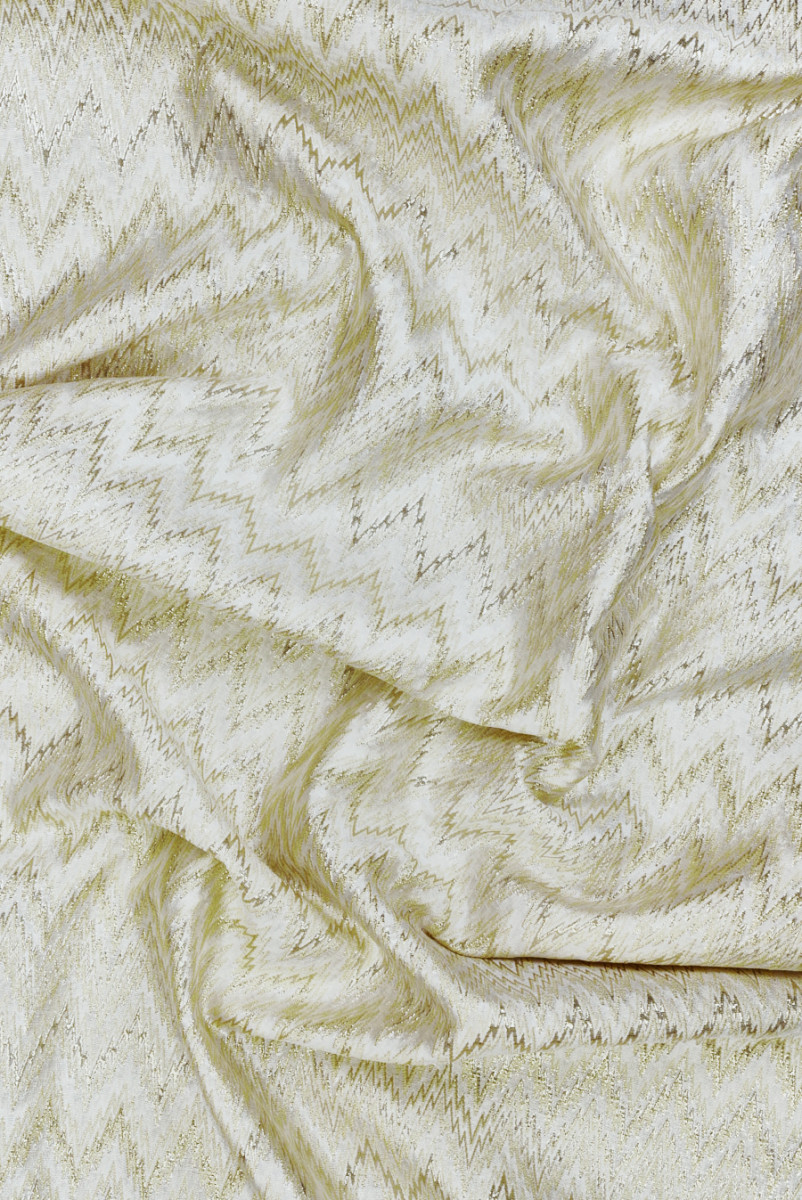 Goldener Jacquard-Zickzack
