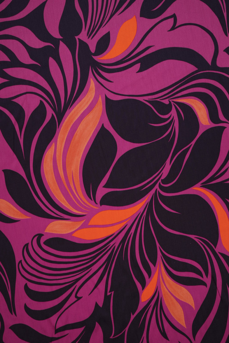 Blumenmuster aus Viskose-Lila und Fuchsia