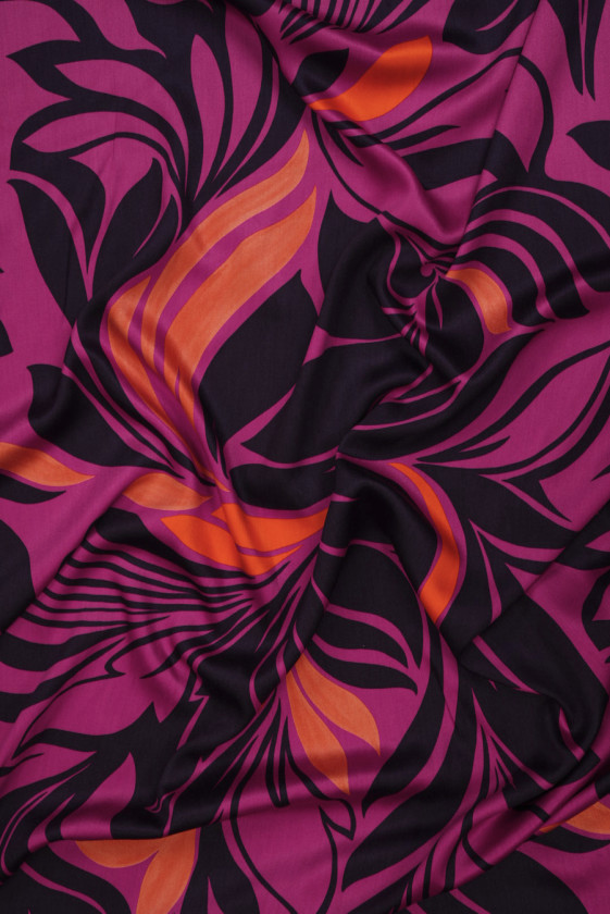 Blumenmuster aus Viskose-Lila und Fuchsia