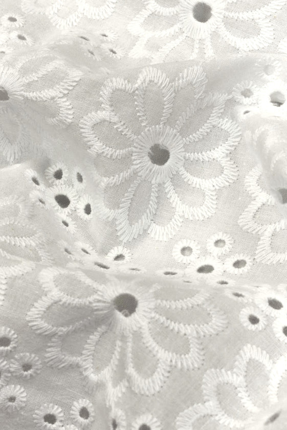 Cotton embroidery Richelieu flowers white