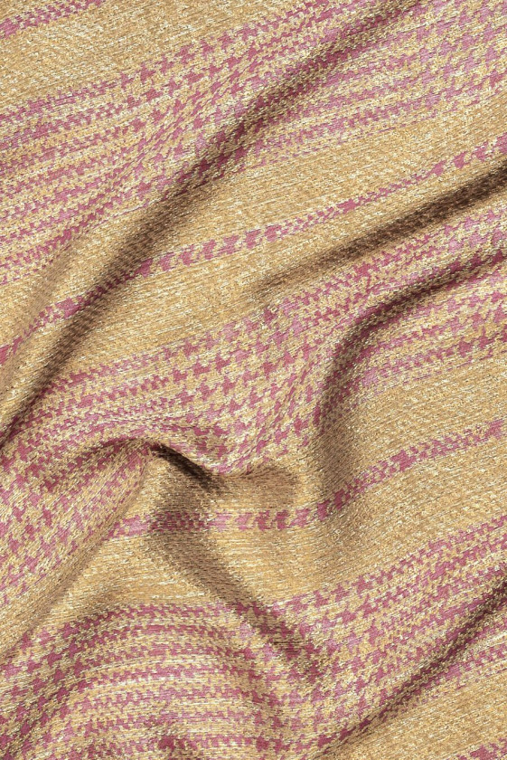 Chanel-Stoff mit rosa Krähenfuß