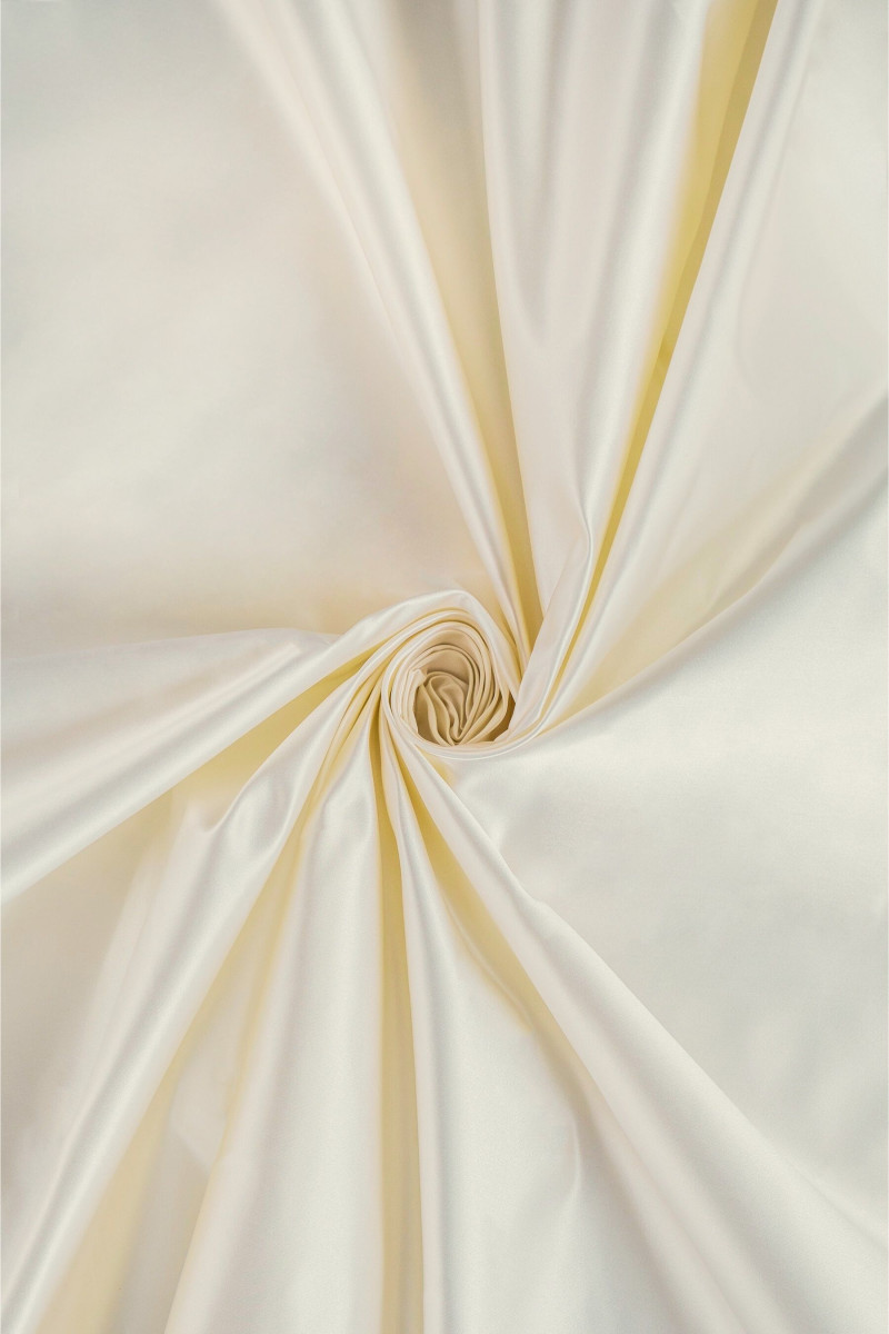 Champagnerfarbener Satintaft COUPON 70 cm