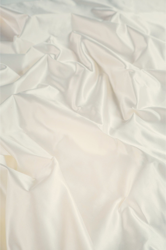 Champagnerfarbener Satintaft COUPON 70 cm