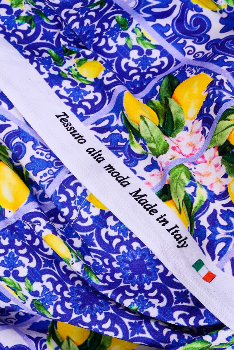 Cotton tiles and small lemons