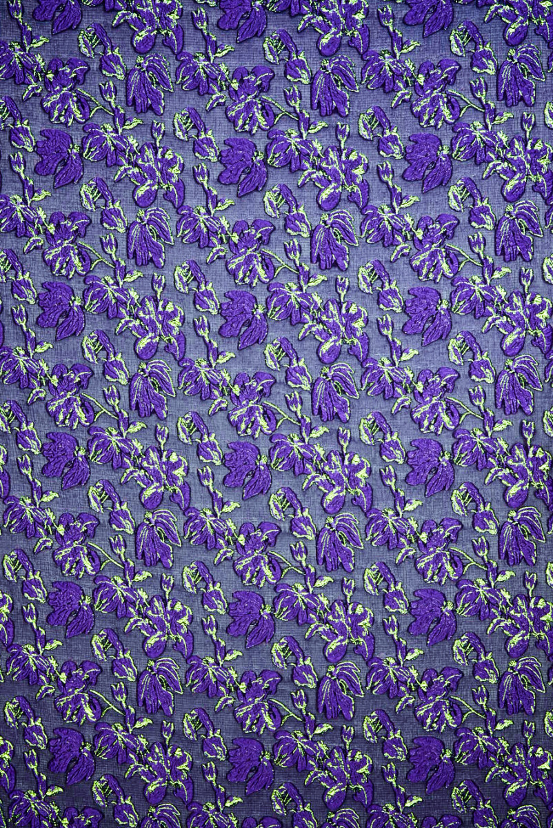 Jacquard Organza lila Blüten