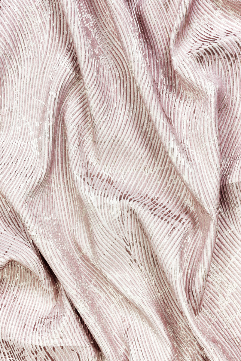 Rosa Jacquard in sanften Wellen