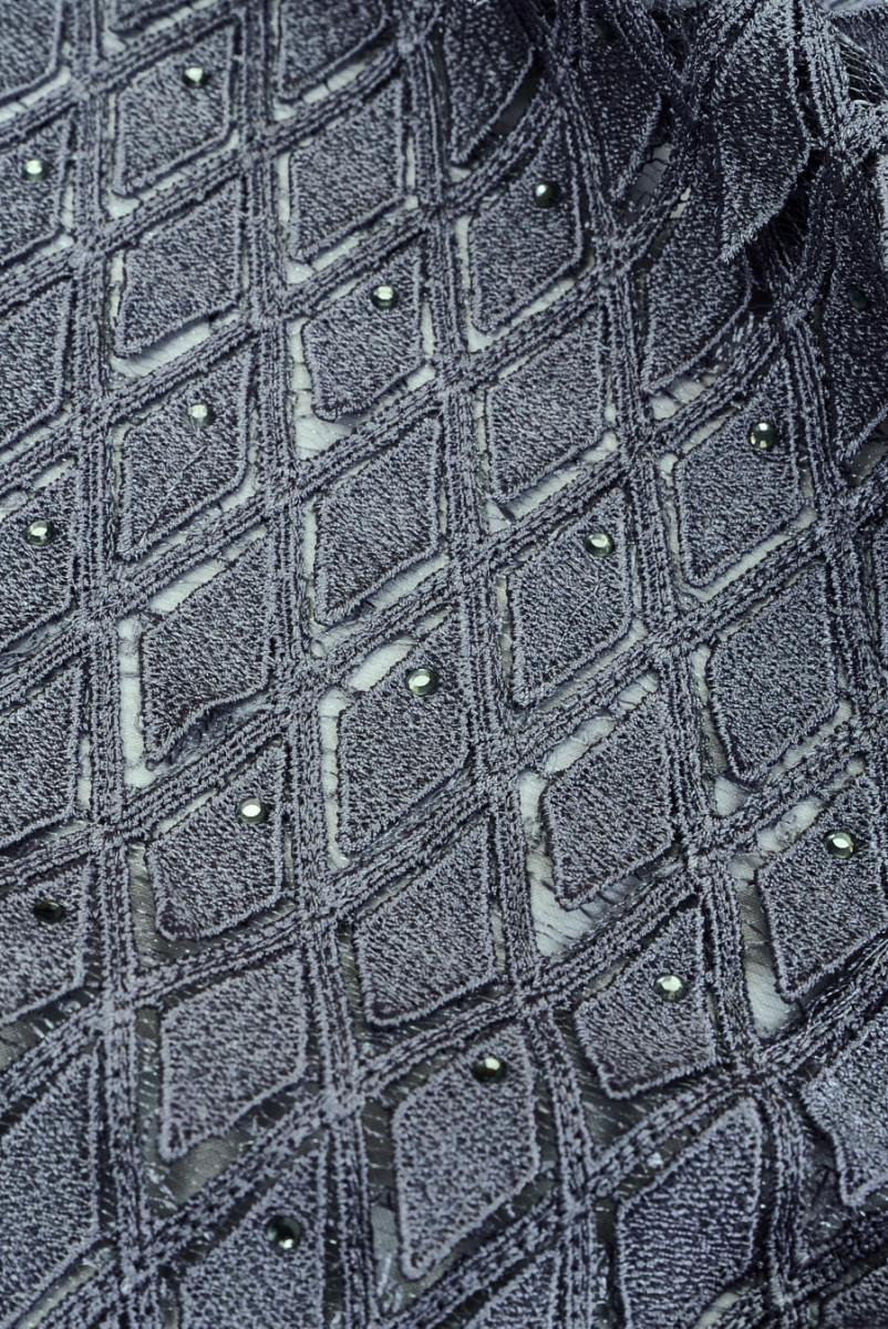 Guipure pits hallid teemandid