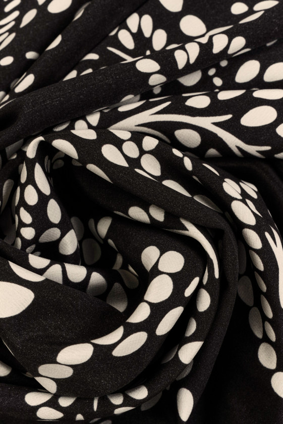 Crepe silk beige oriental patterns