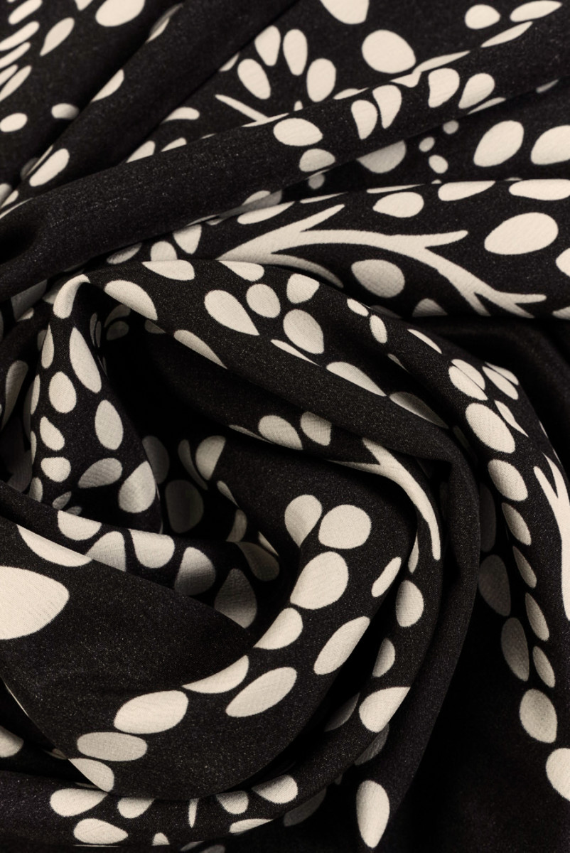 Crepe silk beige oriental patterns