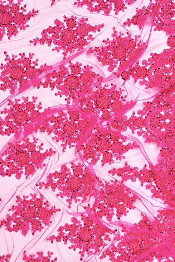 Pits fuksia helmestega