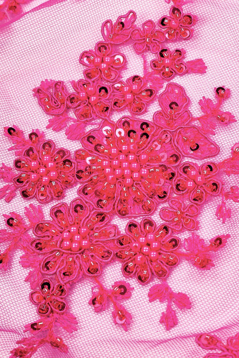 Spitze mit Perlen fuchsia