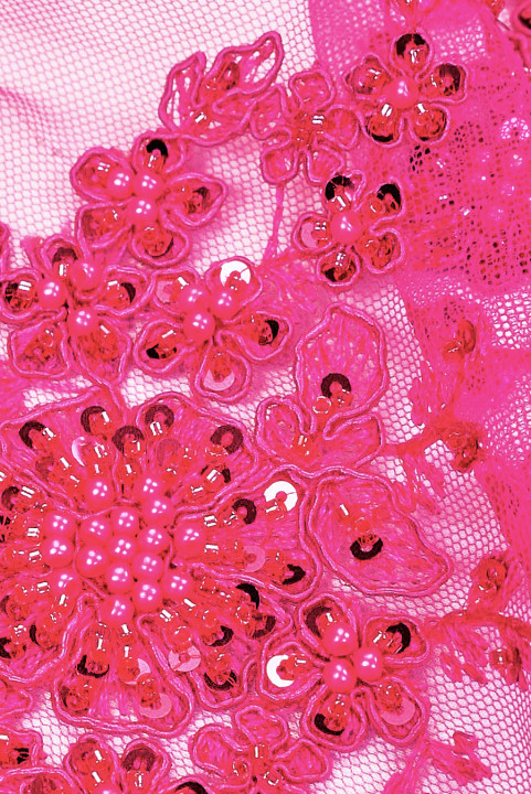 Spitze mit Perlen fuchsia