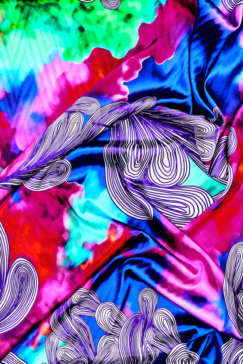 Seidensatin bunt abstrakt