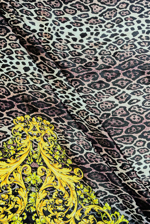 Satin și ornamente pentru pantera de mătase