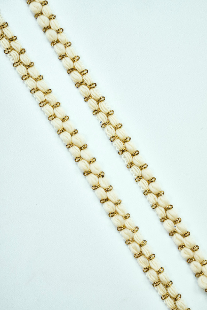 Chanel Creme Tape mit Gold