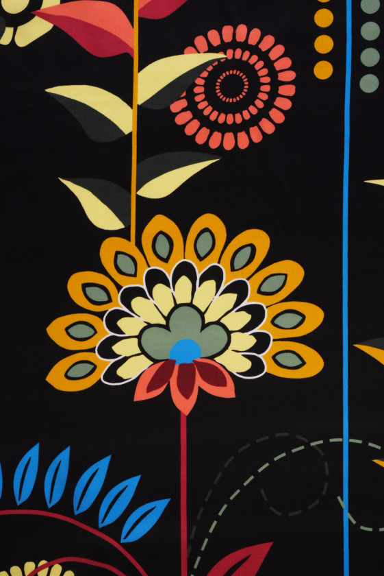 Seidensatin mit Blumen