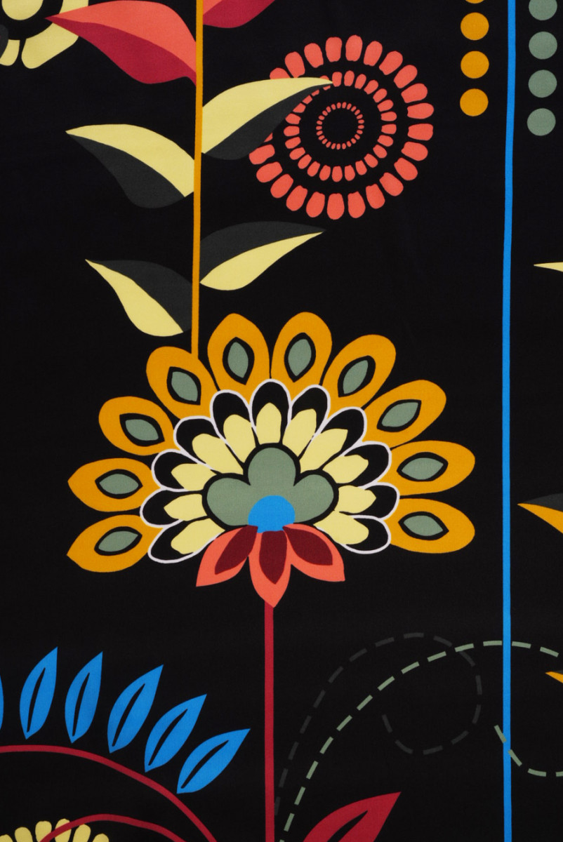 Seidensatin mit Blumen