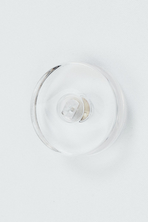 Großer transparenter Knopf
