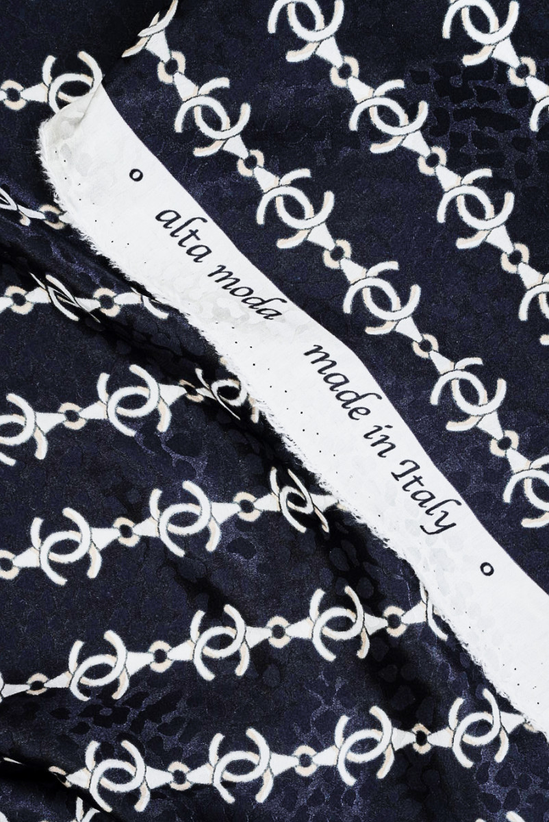 Jacquard silk with chains dark navy blue