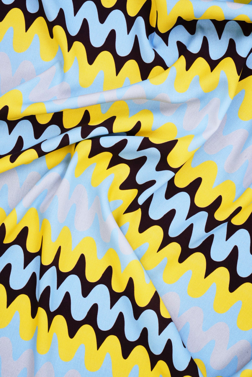 Viscose in yellow zigzags